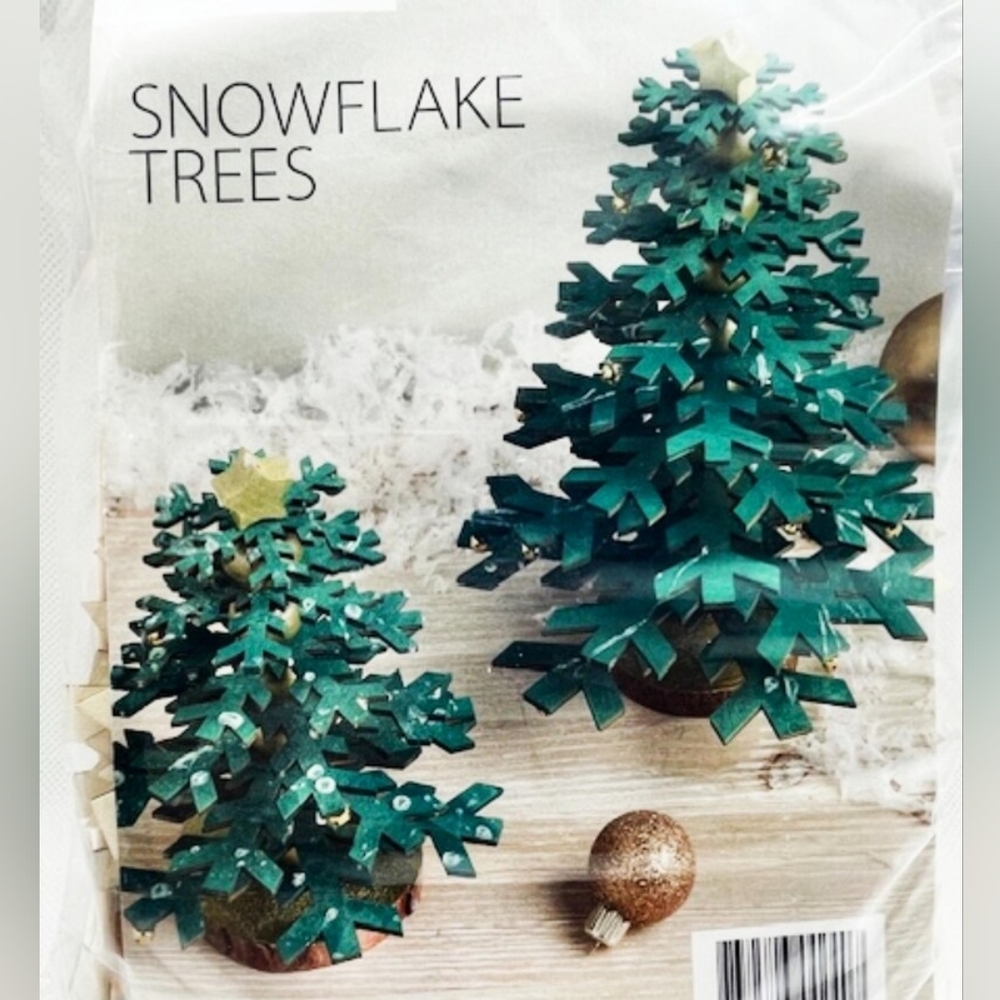 Annie's Farmhouse Snowflake Trees Craft Kit, NEW